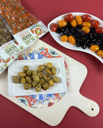 Un lot de 4 sachets d'olives
