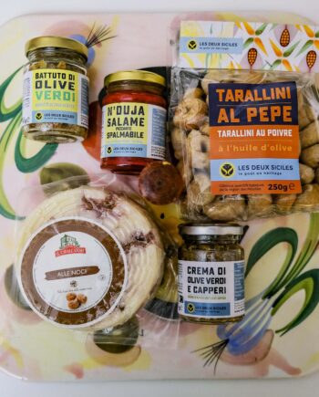 Boîte Noël Antipasto Italiano: 3  pâtes à tartiner de votre choix + 1 pecorino aux noix + 1 sachet de taralli